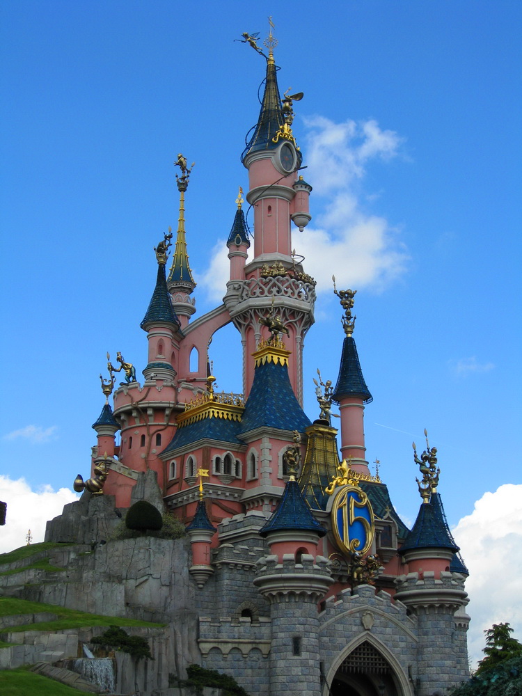 Paris Frankreich Städtetrip Städtereise Urlaub benbino Reisebericht Eifelturm Arc de Triumph La Défense Hotel Disneyland Kleinkind Schloss Versaille