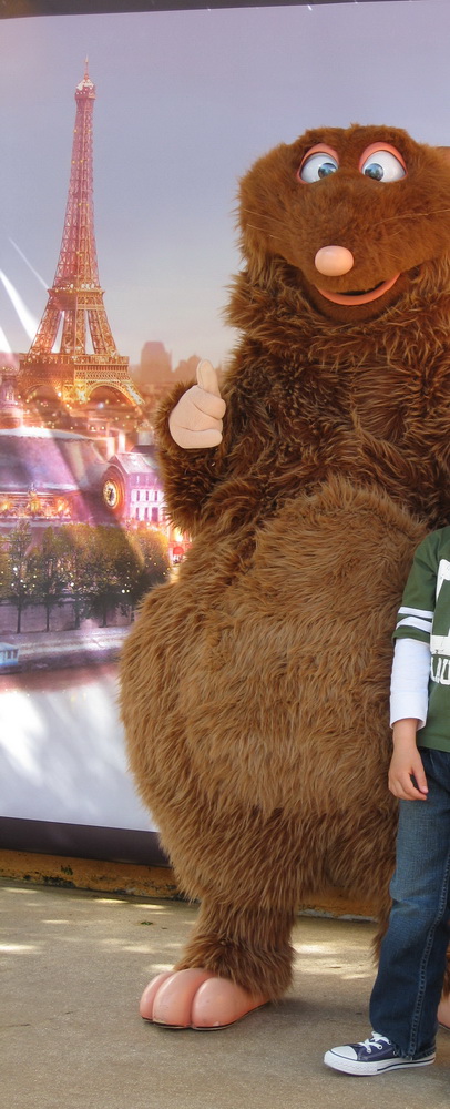 Paris Frankreich Städtetrip Städtereise Urlaub benbino Reisebericht Eifelturm Arc de Triumph La Défense Hotel Disneyland Kleinkind Schloss Versaille