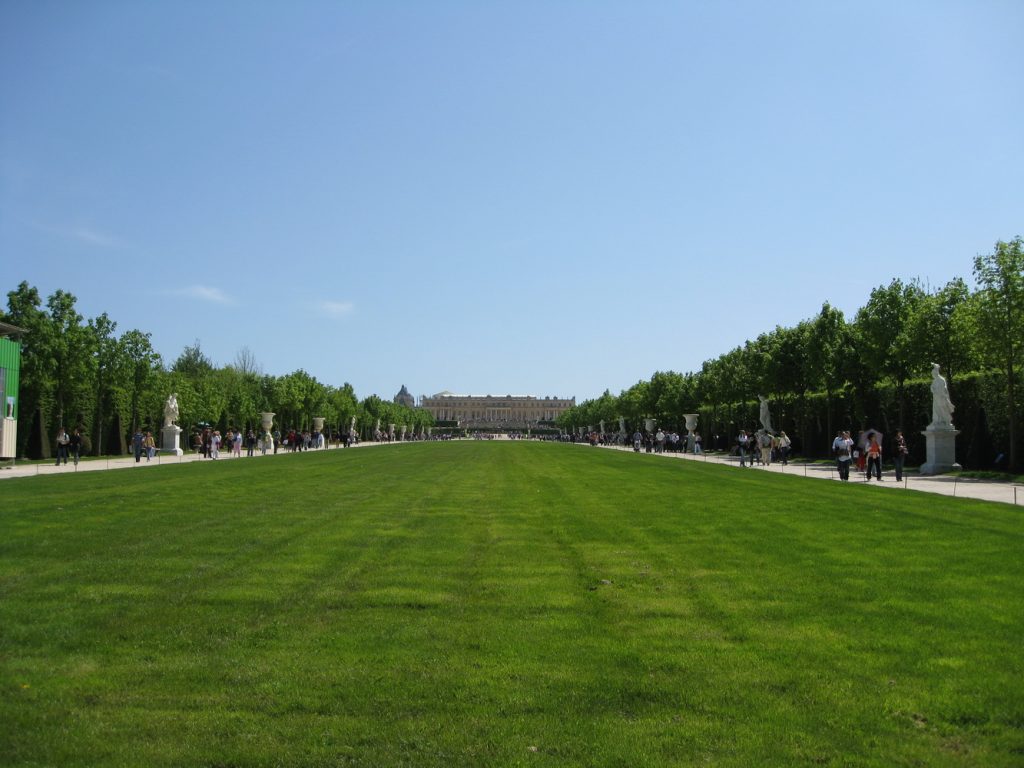 Paris Frankreich Städtetrip Städtereise Urlaub benbino Reisebericht Eifelturm Arc de Triumph La Défense Hotel Disneyland Kleinkind Schloss Versaille
