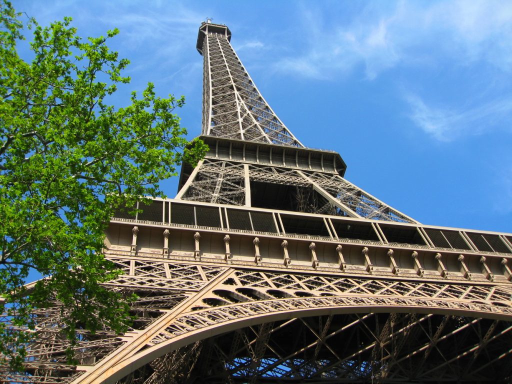 Paris Frankreich Städtetrip Städtereise Urlaub benbino Reisebericht Eifelturm Arc de Triumph La Défense Hotel Disneyland Kleinkind Schloss Versaille