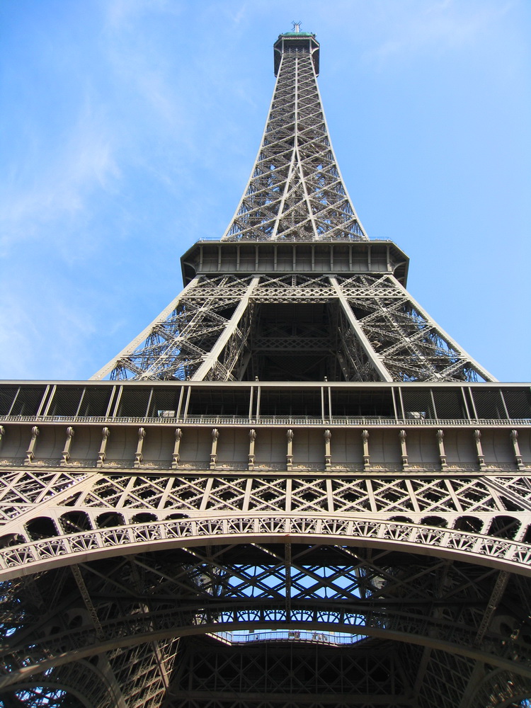 Paris Frankreich Städtetrip Städtereise Urlaub benbino Reisebericht Eifelturm Arc de Triumph La Défense Hotel Disneyland Kleinkind Schloss Versaille