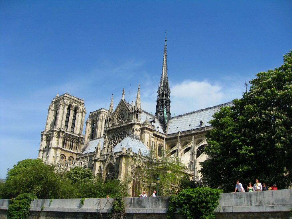 Paris Frankreich Städtetrip Städtereise Urlaub benbino Reisebericht Eifelturm Arc de Triumph La Défense Hotel Disneyland Kleinkind Schloss Versaille louvre notre dame