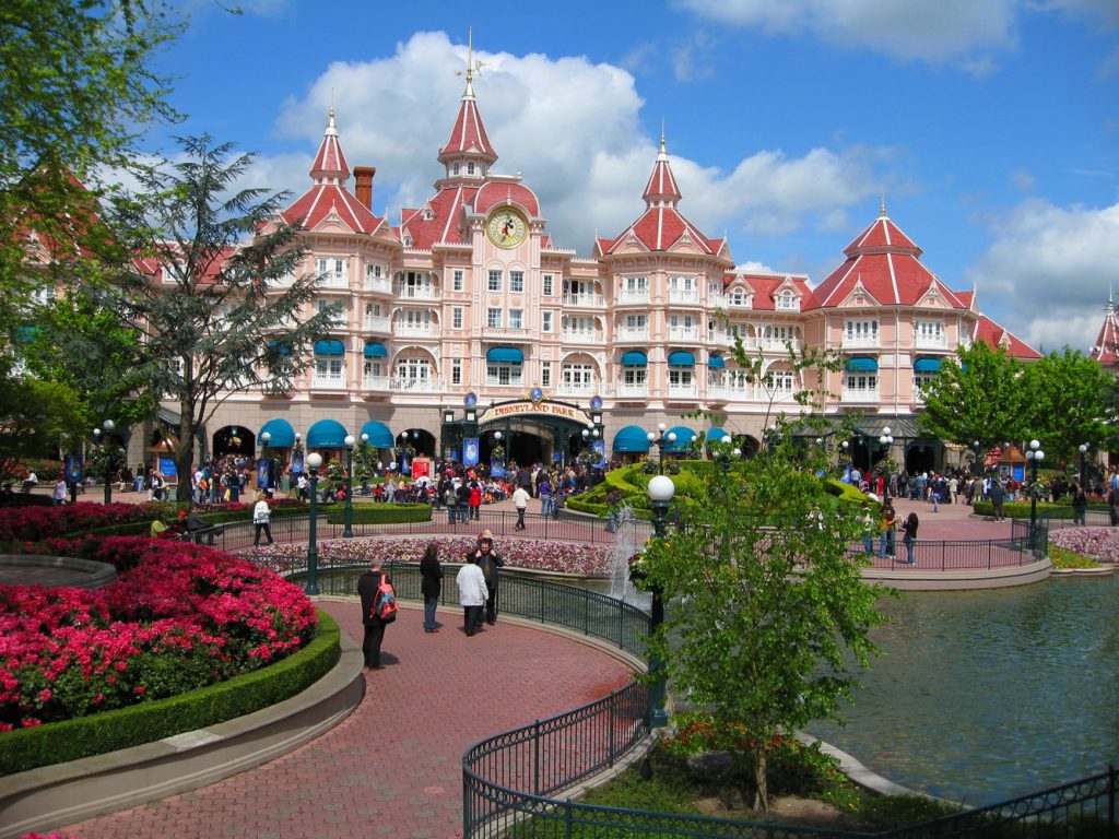 Paris Frankreich Städtetrip Städtereise Urlaub benbino Reisebericht Eifelturm Arc de Triumph La Défense Hotel Disneyland Kleinkind Schloss Versaille louvre notre dame