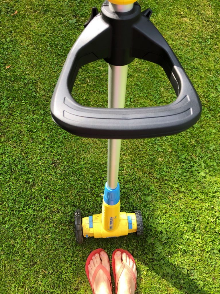 Gloria, Multibrush, Akku, Fugenreiniger, Vertikutierer, Fugen reinigen, Pflasterfugen, Terrassenfugen, Plattenfugen, Garten, Unkrautentfernung, Unkraut entfernen, benbino