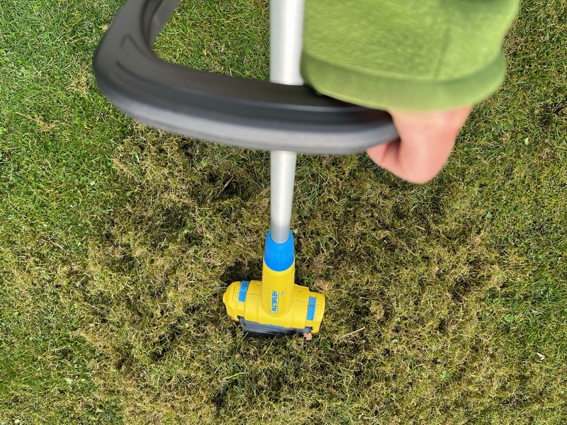 Gloria, Multibrush, Akku, Fugenreiniger, Vertikutierer, Fugen reinigen, Pflasterfugen, Terrassenfugen, Plattenfugen, Garten, Unkrautentfernung, Unkraut entfernen, benbino