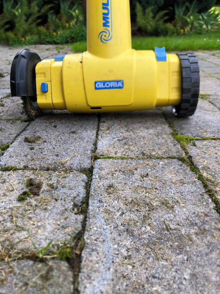 Gloria, Multibrush, Akku, Fugenreiniger, Vertikutierer, Fugen reinigen, Pflasterfugen, Terrassenfugen, Plattenfugen, Garten, Unkrautentfernung, Unkraut entfernen, benbino