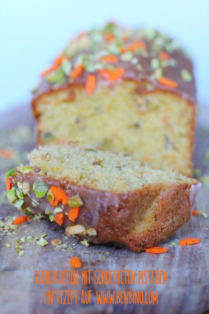 Ostern, Ostermenü, Osterkuchen, Möhrenkuchen, Rüblikuchen, Pistazien, Zuckermöhren, Marzipanmöhren, geröstete Pistazien, backen, Kuchenrezept, Rezept, kostenloses Rezept, benbino