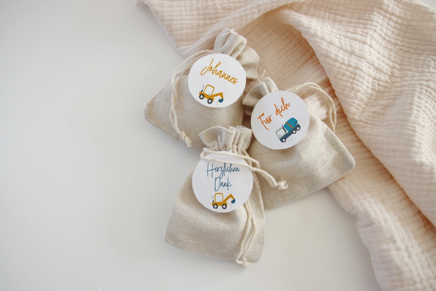 Kindergeburtstag, Mottogeburtstag, Motto, Geburtstag, Baustelle, Bagger, Tags, Danke, Geschenkanhänger, Name, Vorname, personalisieren, benbino