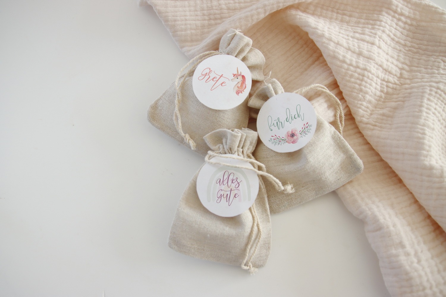 Kindergeburtstag, Mottogeburtstag, Motto, Geburtstag, Einhorn, unicorn, Tags, Danke, Geschenkanhänger, Name, Vorname, personalisieren, benbino