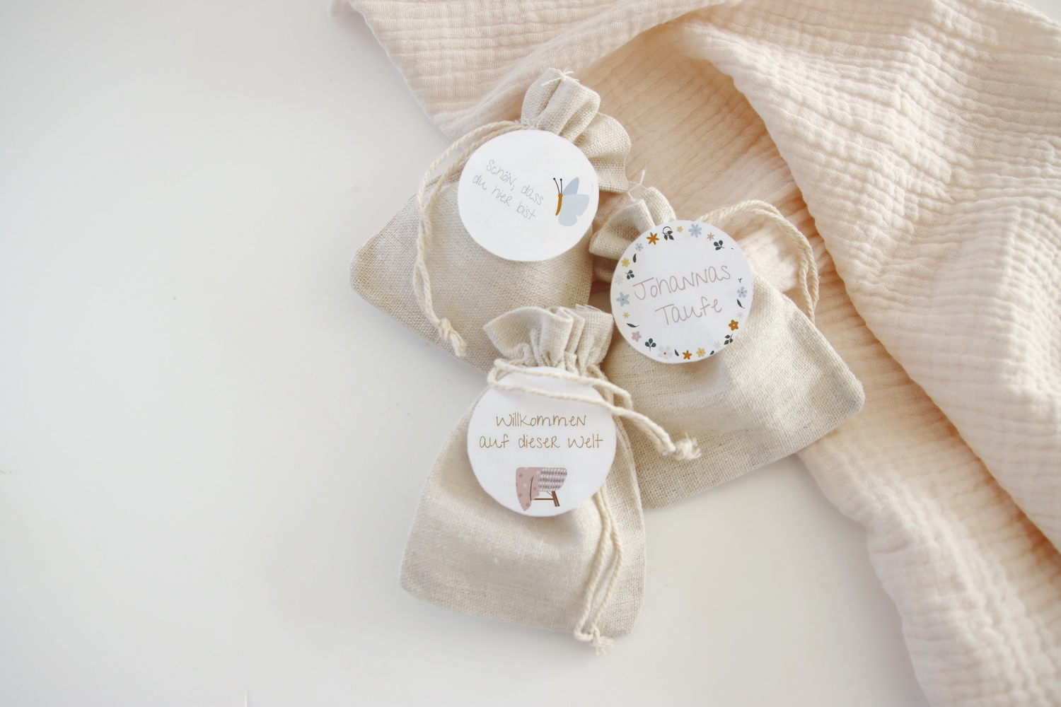 benbino, Geschenkanhänger, Gastgeschenk, Tags, Geschenketags, Danke, personalisieren, Vorname, Name, individualisieren, Taufe, Hallo Baby, Babyparty, Babyshower, Geburt