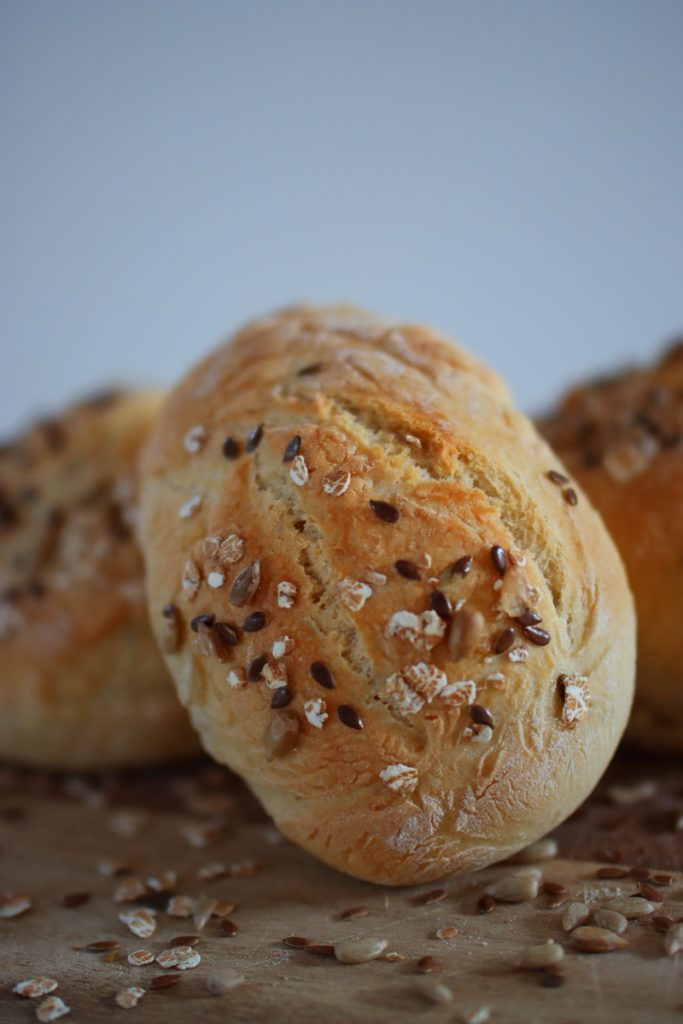 Brötchen, Sonntagsbrötchen, Körnerbrötchen, selbstgebackene Brötchen, Frühstücksbrötchen, backen, benbino, Rezept, kostenloses Rezept