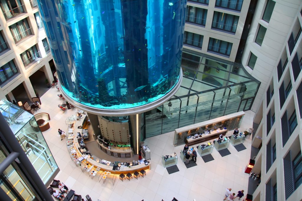 Berlin Hauptstadt Städtetrip Städtereise Urlaub benbino Reisebericht Spree Eastside Galerie Fernsehturm Dom Kanzleramt Kuppel Berlin Brandenburger Tor KaDeWe Olympiastadion Potsdamer Platz Checkpoint Charly Reichstag