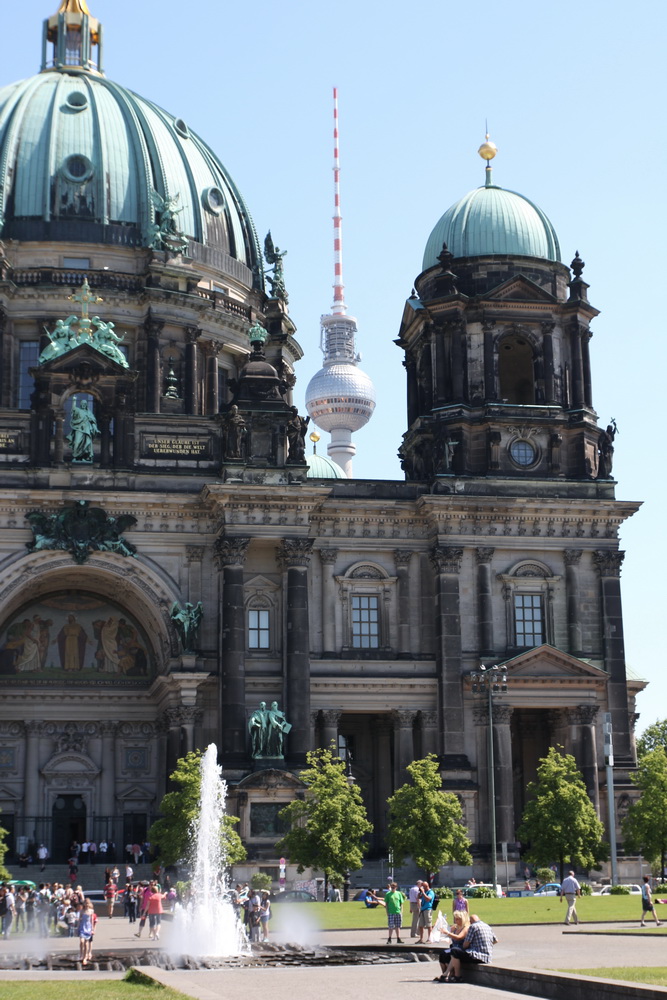 Berlin Hauptstadt Städtetrip Städtereise Urlaub benbino Reisebericht Spree Eastside Galerie Fernsehturm Dom Kanzleramt Kuppel Berlin Brandenburger Tor KaDeWe Olympiastadion Potsdamer Platz Checkpoint Charly Reichstag
