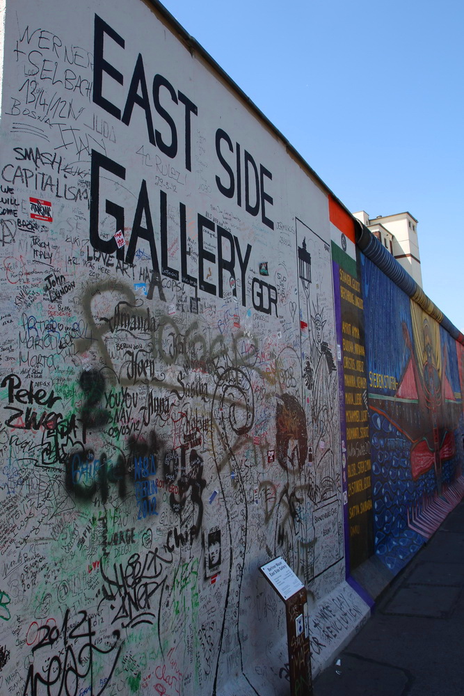 Berlin Hauptstadt Städtetrip Städtereise Urlaub benbino Reisebericht Spree Eastside Galerie Fernsehturm Dom Kanzleramt Kuppel Berlin Brandenburger Tor KaDeWe Olympiastadion Potsdamer Platz Checkpoint Charly Reichstag