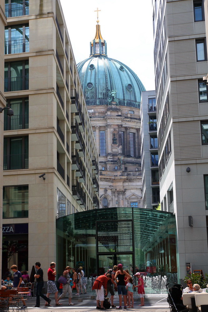 Berlin Hauptstadt Städtetrip Städtereise Urlaub benbino Reisebericht Spree Eastside Galerie Fernsehturm Dom Kanzleramt Kuppel Berlin Brandenburger Tor KaDeWe Olympiastadion Potsdamer Platz Checkpoint Charly Reichstag