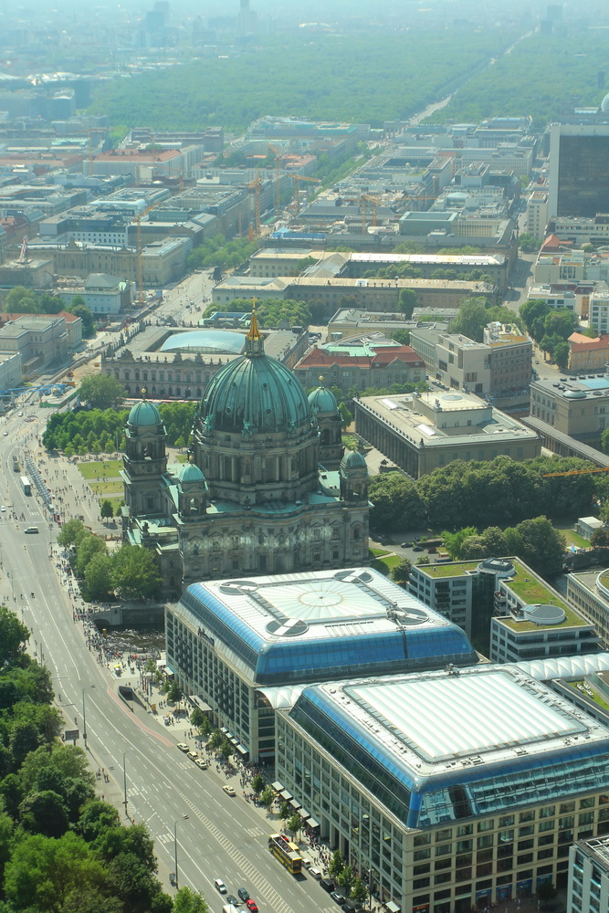 Berlin Hauptstadt Städtetrip Städtereise Urlaub benbino Reisebericht Spree Eastside Galerie Fernsehturm Dom Kanzleramt Kuppel Berlin Brandenburger Tor KaDeWe Olympiastadion Potsdamer Platz Checkpoint Charly Reichstag