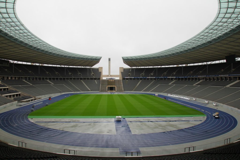 Berlin Hauptstadt Städtetrip Städtereise Urlaub benbino Reisebericht Spree Eastside Galerie Fernsehturm Dom Kanzleramt Kuppel Berlin Brandenburger Tor KaDeWe Olympiastadion Potsdamer Platz Checkpoint Charly Reichstag