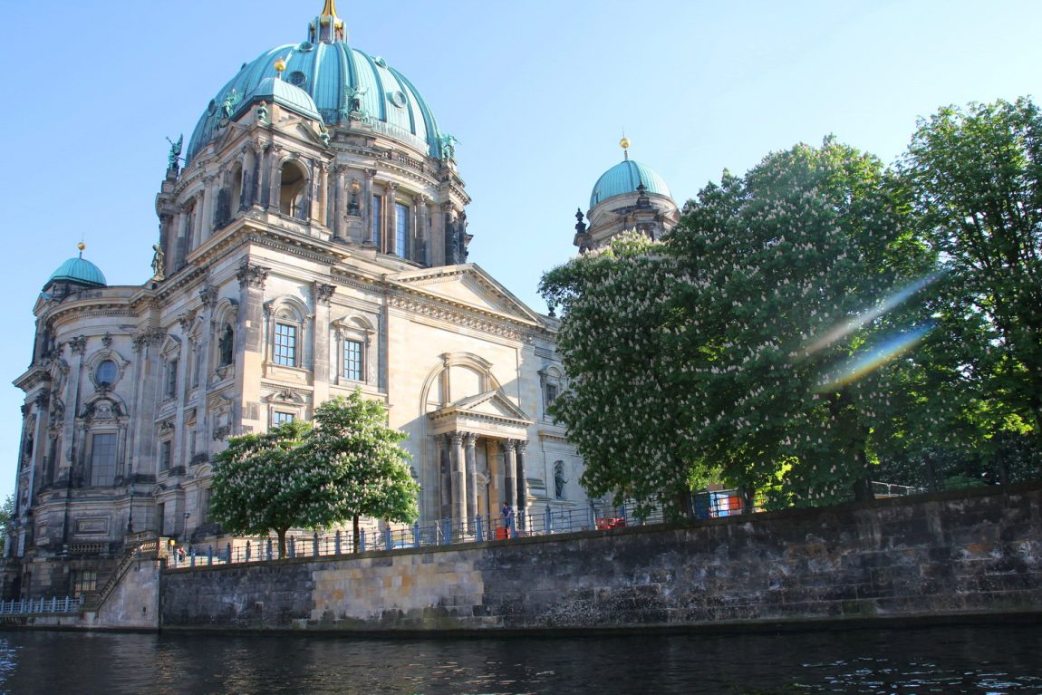 Berlin Hauptstadt Städtetrip Städtereise Urlaub benbino Reisebericht Spree Eastside Galerie Fernsehturm Dom Kanzleramt Kuppel Berlin Brandenburger Tor KaDeWe Olympiastadion Potsdamer Platz Checkpoint Charly Reichstag