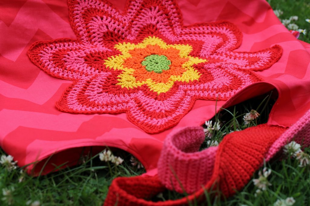 BENBINO, Strandtasche, nähen, Schnittmuster, Häkelblume, Häkelblüte, Shopper, DIY, Urlaub, selber nähen