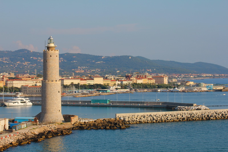 AIDA westliches Mittelmeer Kreuzfahrt Mallorca, Sardinien, Neapel, Vesuv, Rom, Pisa, Korsika, Barcelona, Costa Smeralda, benbino