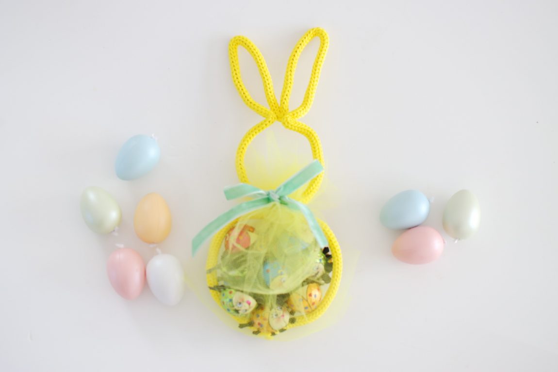 benbino, diy, osterhase, ostern, Geschenk, Geschenkverpackung, Verpackung, Kordel, Trikotin, Tricotin, Makramee, Strickschlauch, Strickliesel, Draht, Basteldraht, Chiffon, Tüll, Organza