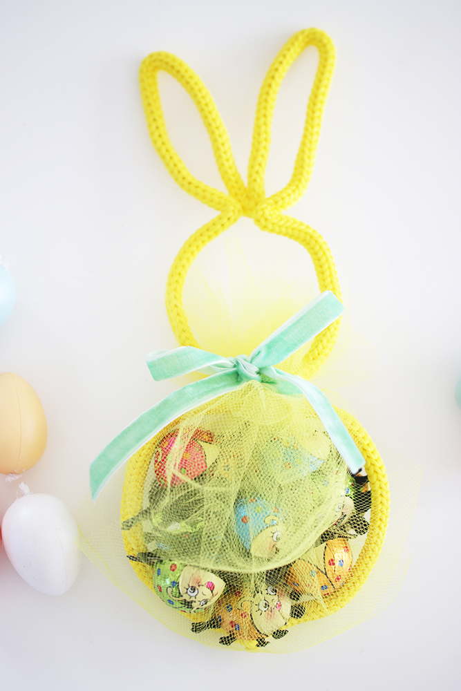 benbino, diy, osterhase, ostern, Geschenk, Geschenkverpackung, Verpackung, Kordel, Trikotin, Tricotin, Makramee, Strickschlauch, Strickliesel, Draht, Basteldraht, Chiffon, Tüll, Organza