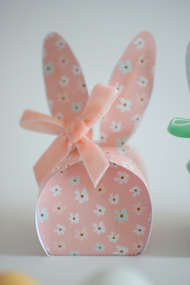 DIY, kostenlose Anleitung, Ostern, Ostergeschenk, Osterverpackung, Geschenkverpackung, ausdrucken, ausschneiden, download, freebie, Osterhase, Hase, Hasenverpackung, Süßigkeit, benbino