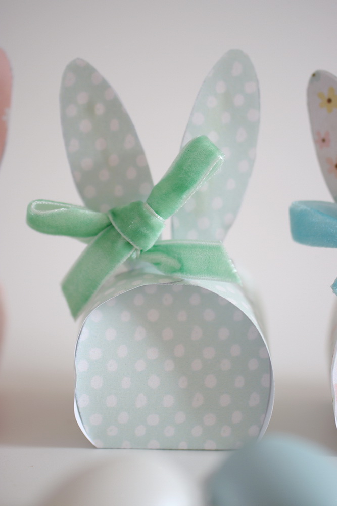 DIY, kostenlose Anleitung, Ostern, Ostergeschenk, Osterverpackung, Geschenkverpackung, ausdrucken, ausschneiden, download, freebie, Osterhase, Hase, Hasenverpackung, Süßigkeit, benbino