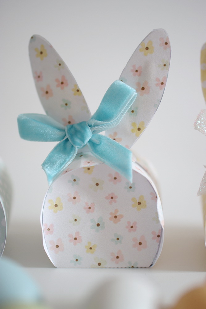 DIY, kostenlose Anleitung, Ostern, Ostergeschenk, Osterverpackung, Geschenkverpackung, ausdrucken, ausschneiden, download, freebie, Osterhase, Hase, Hasenverpackung, Süßigkeit, benbino