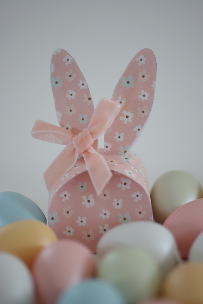 DIY, kostenlose Anleitung, Ostern, Ostergeschenk, Osterverpackung, Geschenkverpackung, ausdrucken, ausschneiden, download, freebie, Osterhase, Hase, Hasenverpackung, Süßigkeit, benbino