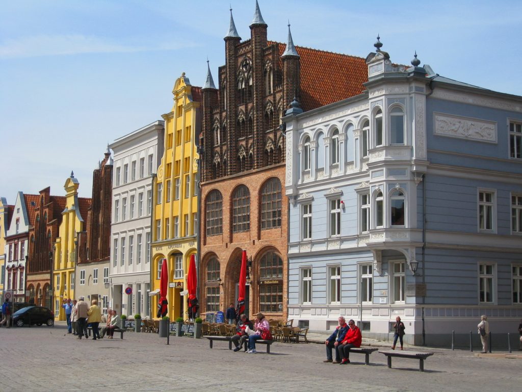 Rostock Yachthafenresidenz Hohe Düne, Stralsund, Ozeaneum, Seebad Ostsee Urlaub benbino Reisebericht