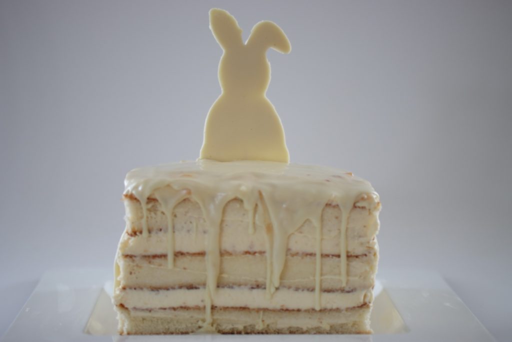 ostern, backen, osterkuchen, ostertorte, naked cake, osterhase, ohne backen, weiße schokolade, blitzkuchen, benbino